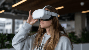 Un utilisateur du Meta Quest 4